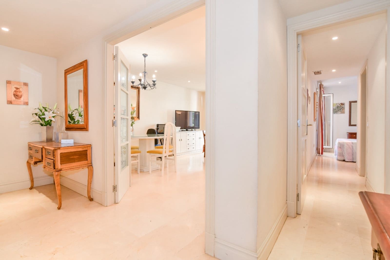 2 soveværelse Lejlighed til salg i Golden Mile med swimmingpool - € 950.000 (Ref: 9208405)