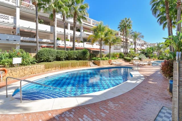 2 sypialnia Apartament na sprzedaż w Lomas De Marbella, Marbella z basenem - 950 000 € (Ref: 9208405)
