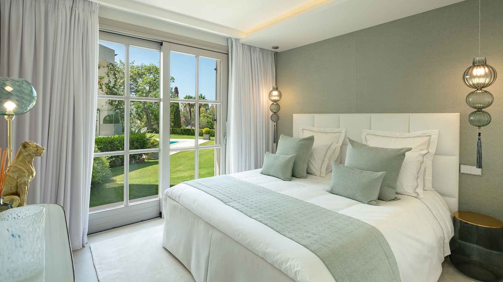 6 slaapkamer Villa te koop in Aloha Golf met zwembad - € 10.900.000 (Ref: 9215171)