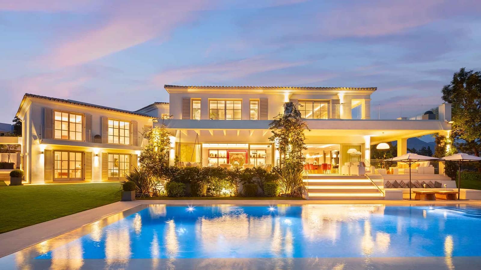 6 slaapkamer Villa te koop in Aloha Golf met zwembad - € 10.900.000 (Ref: 9215171)