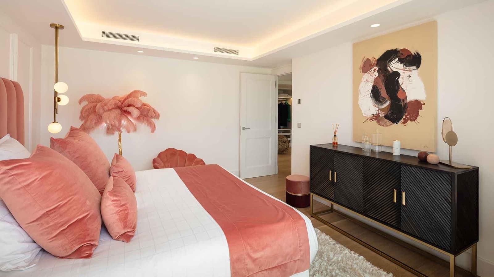 6 slaapkamer Villa te koop in Aloha Golf met zwembad - € 10.900.000 (Ref: 9215171)