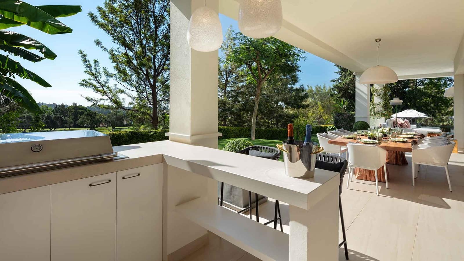 6 slaapkamer Villa te koop in Aloha Golf met zwembad - € 10.900.000 (Ref: 9215171)