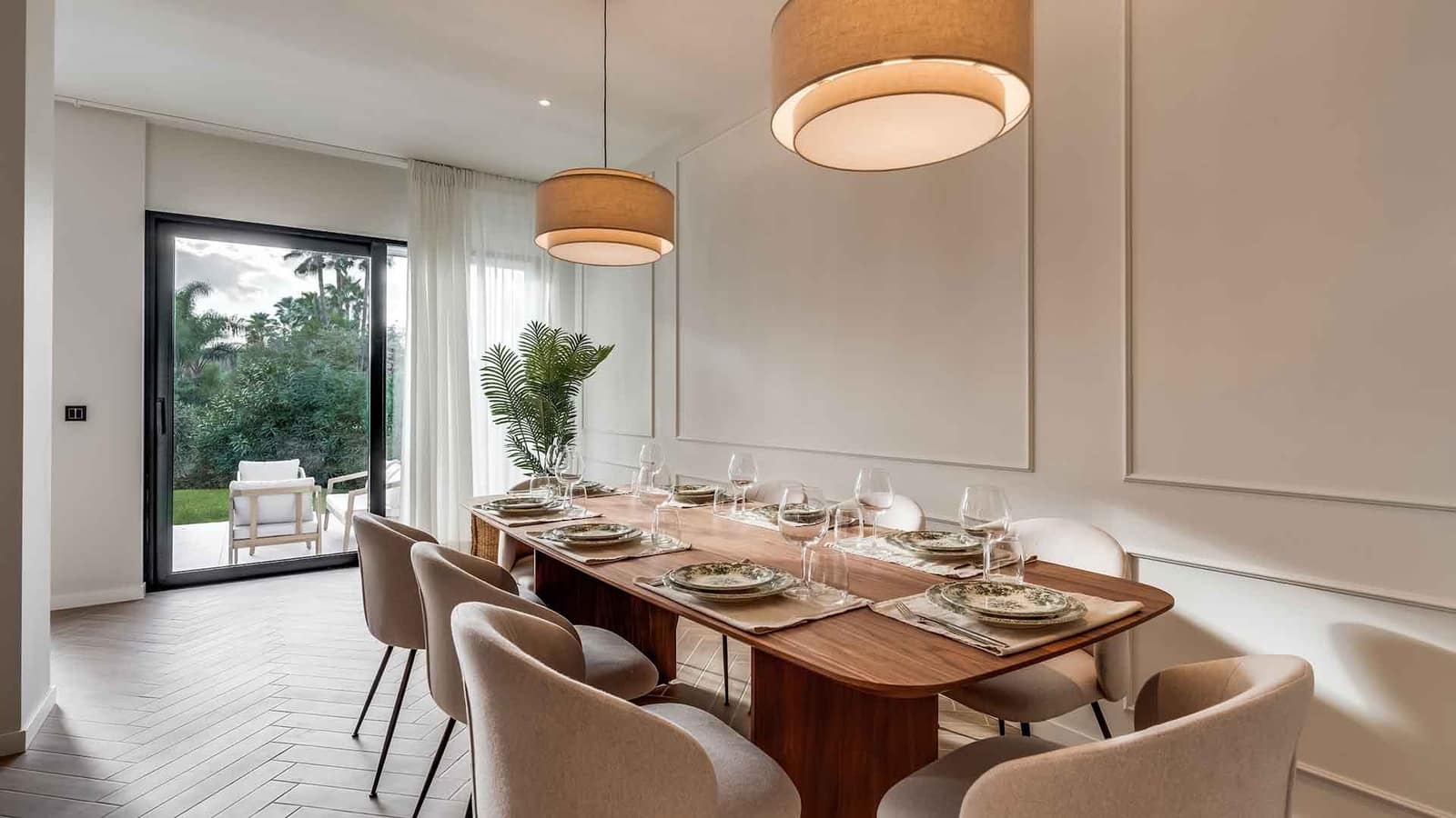 4 soveværelse Byhus til salg i Nueva Andalucia med swimmingpool - € 1.395.000 (Ref: 9215172)