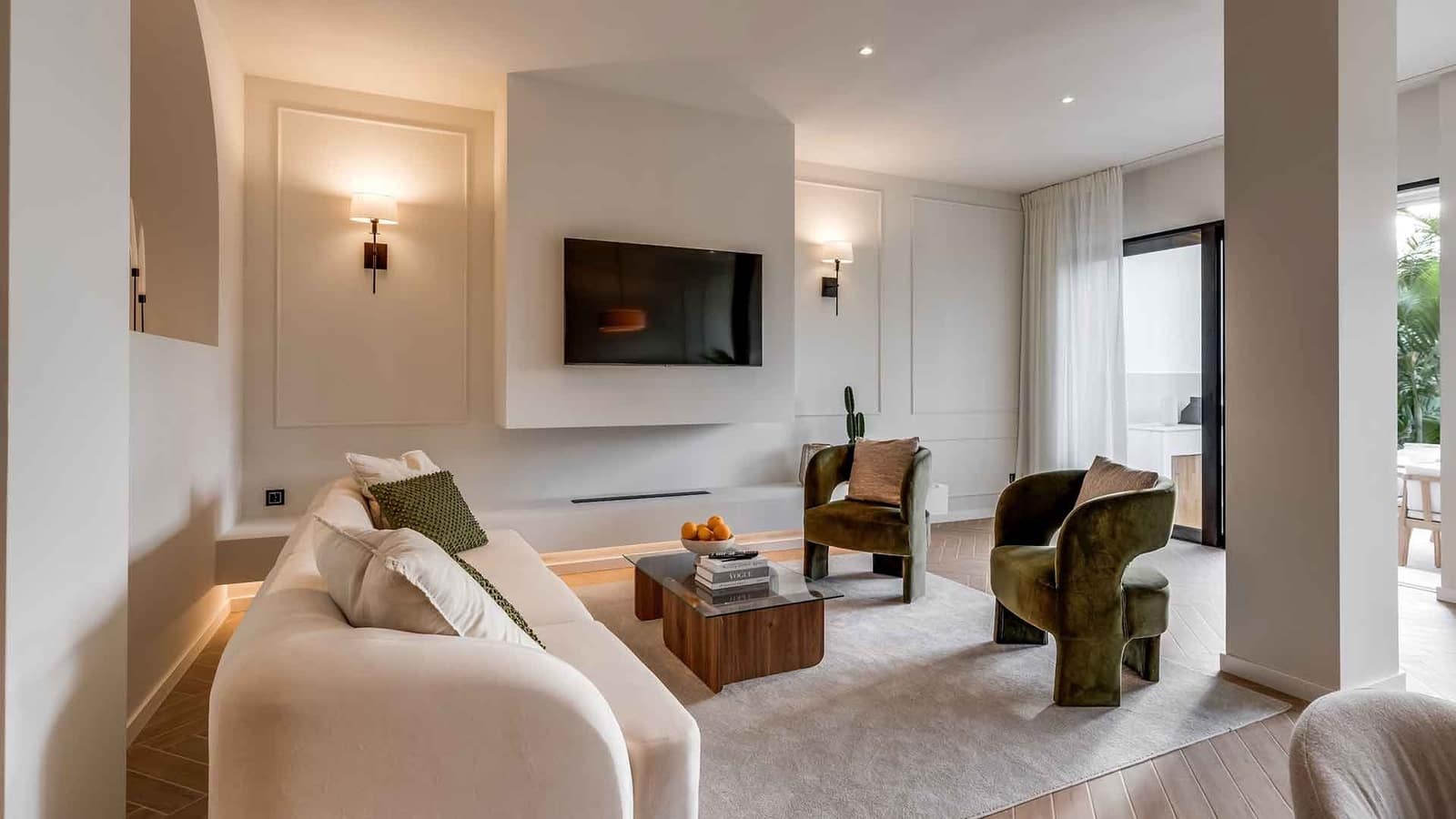 4 soveværelse Byhus til salg i Nueva Andalucia med swimmingpool - € 1.395.000 (Ref: 9215172)