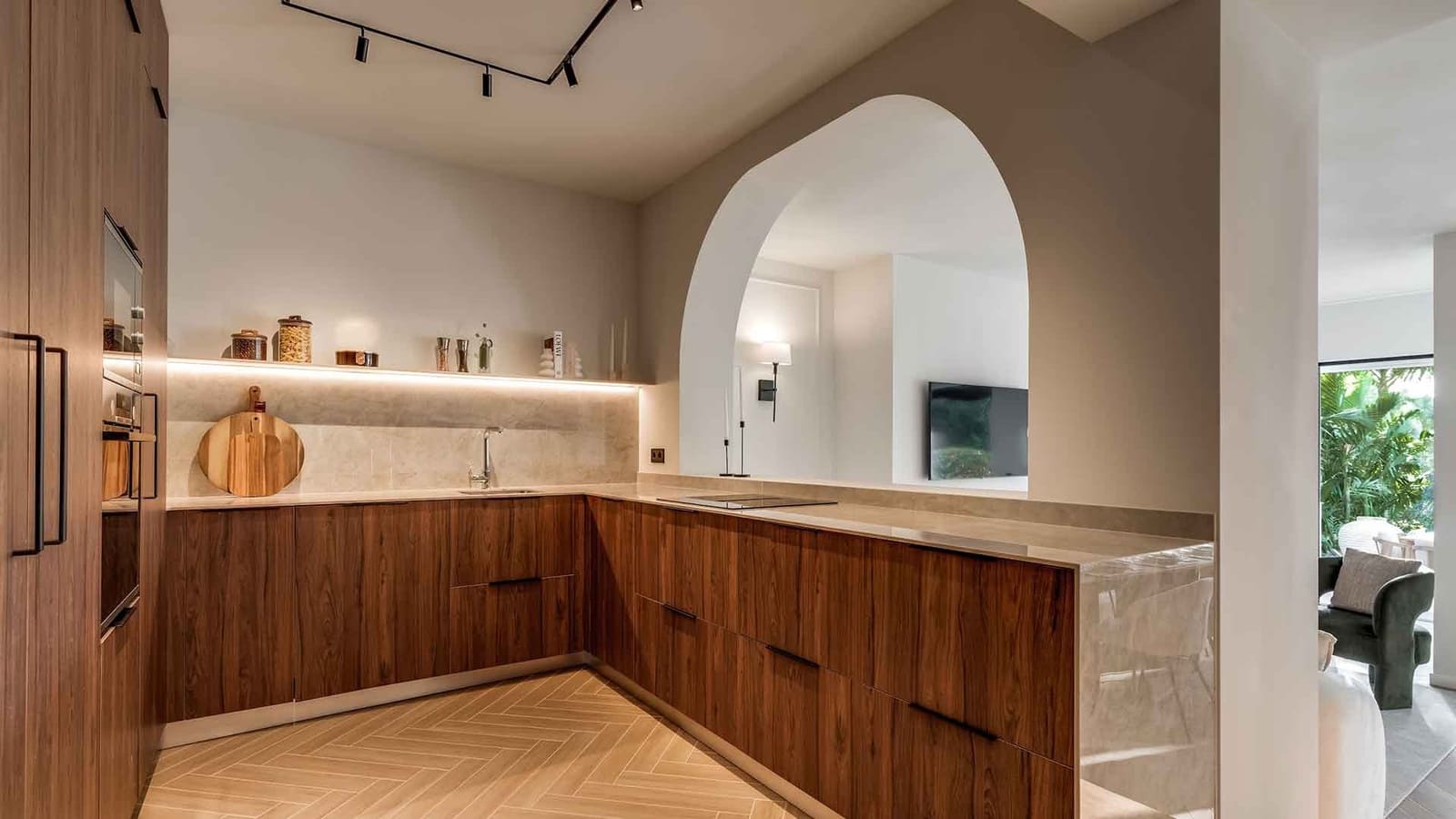 4 soveværelse Byhus til salg i Nueva Andalucia med swimmingpool - € 1.395.000 (Ref: 9215172)