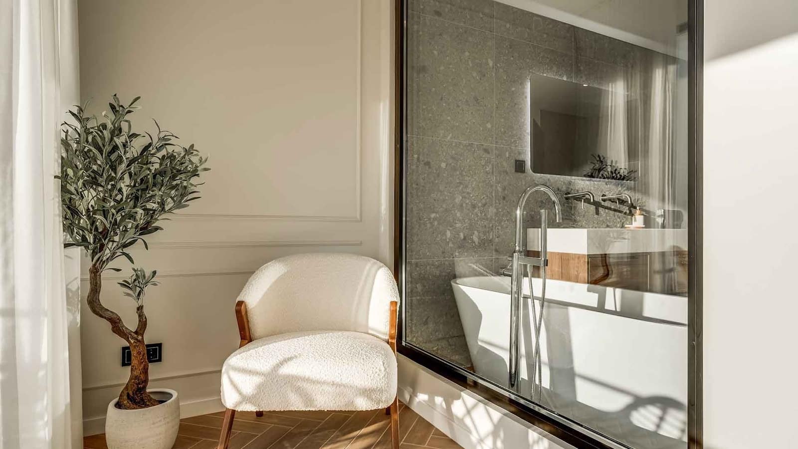 4 soveværelse Byhus til salg i Nueva Andalucia med swimmingpool - € 1.395.000 (Ref: 9215172)