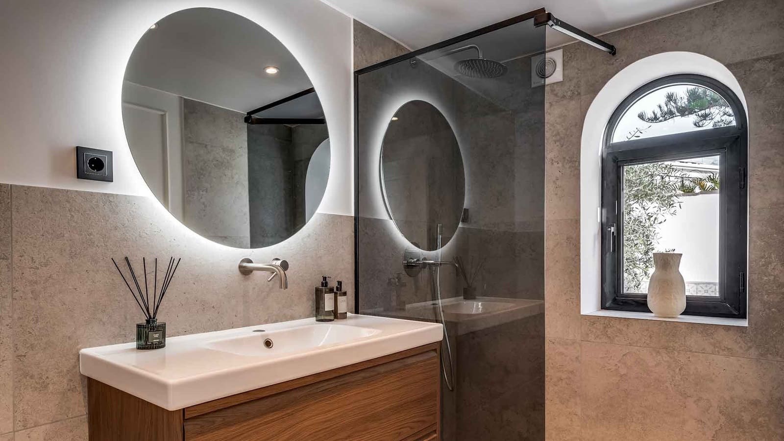 4 soveværelse Byhus til salg i Nueva Andalucia med swimmingpool - € 1.395.000 (Ref: 9215172)