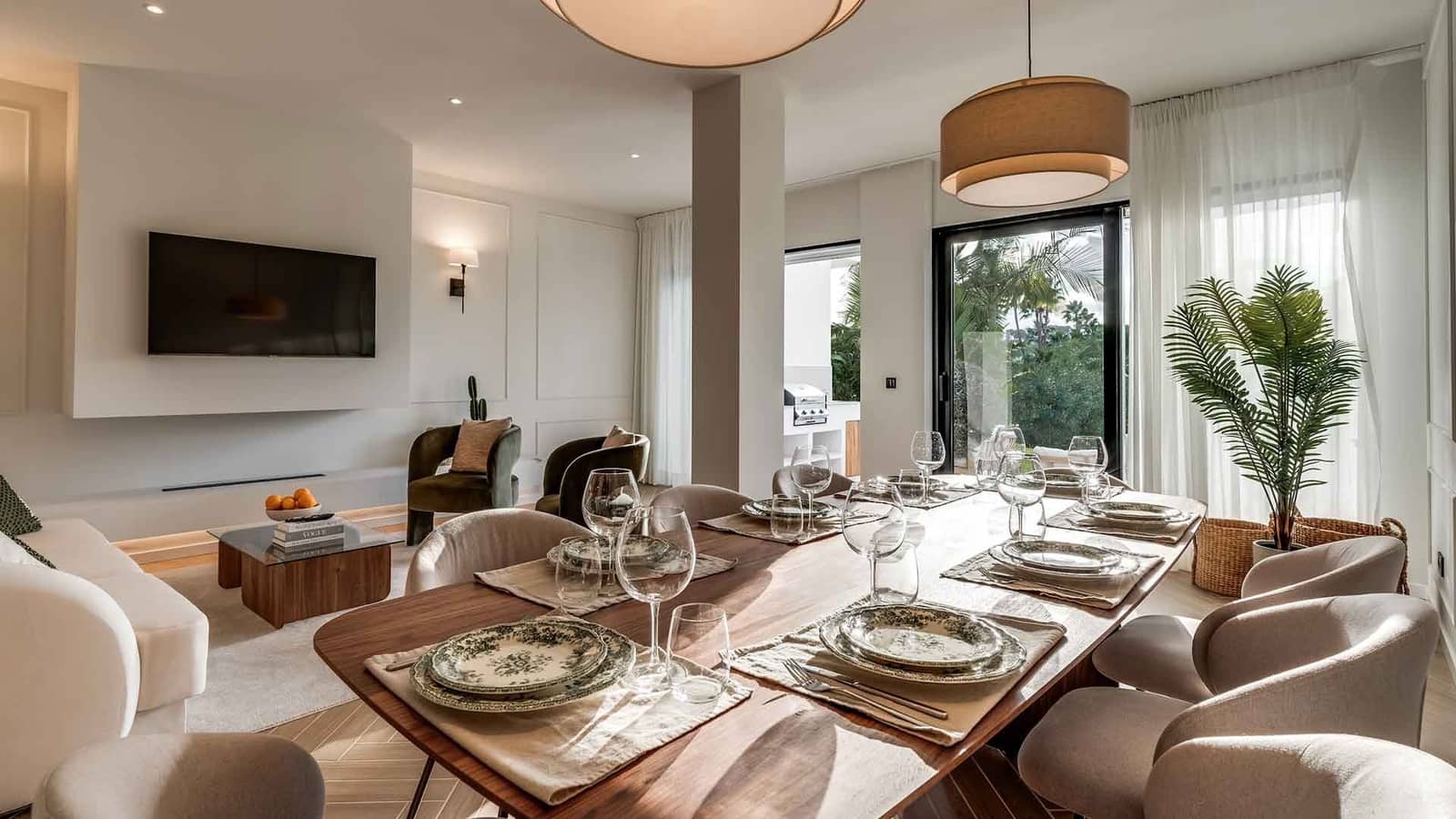 4 soveværelse Byhus til salg i Nueva Andalucia med swimmingpool - € 1.395.000 (Ref: 9215172)