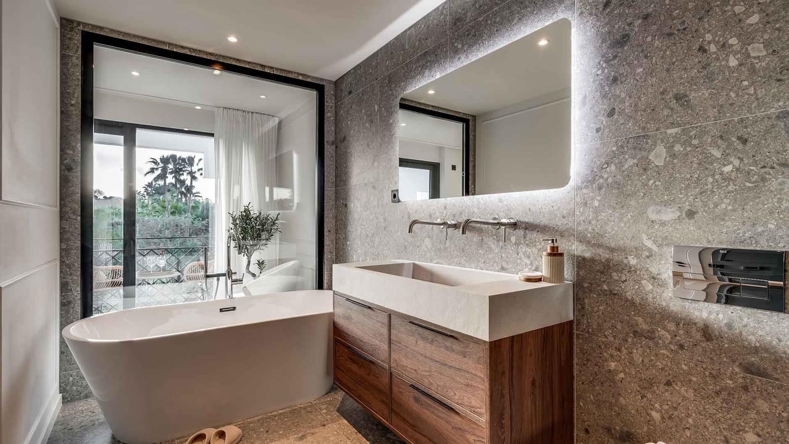 4 soveværelse Byhus til salg i Nueva Andalucia med swimmingpool - € 1.395.000 (Ref: 9215172)