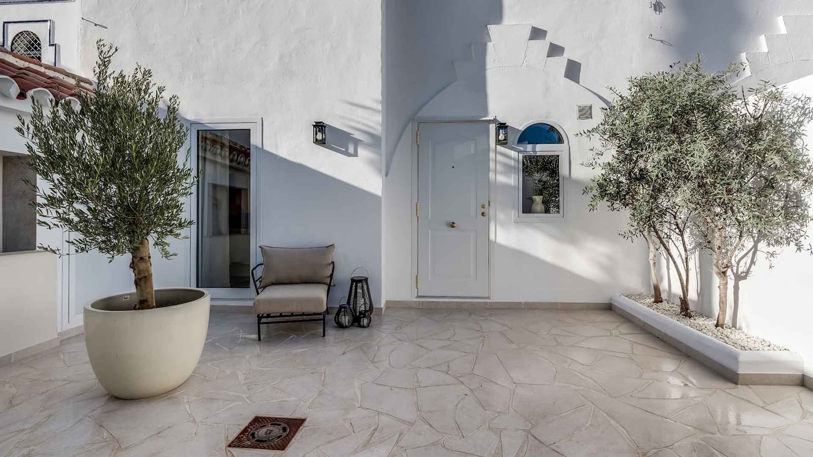 4 soveværelse Byhus til salg i Nueva Andalucia med swimmingpool - € 1.395.000 (Ref: 9215172)