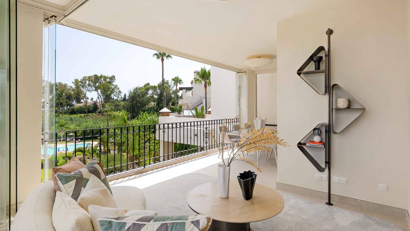 3 sypialnia Apartament na sprzedaż w Estepona z basenem - 1 995 000 € (Ref: 9226813)