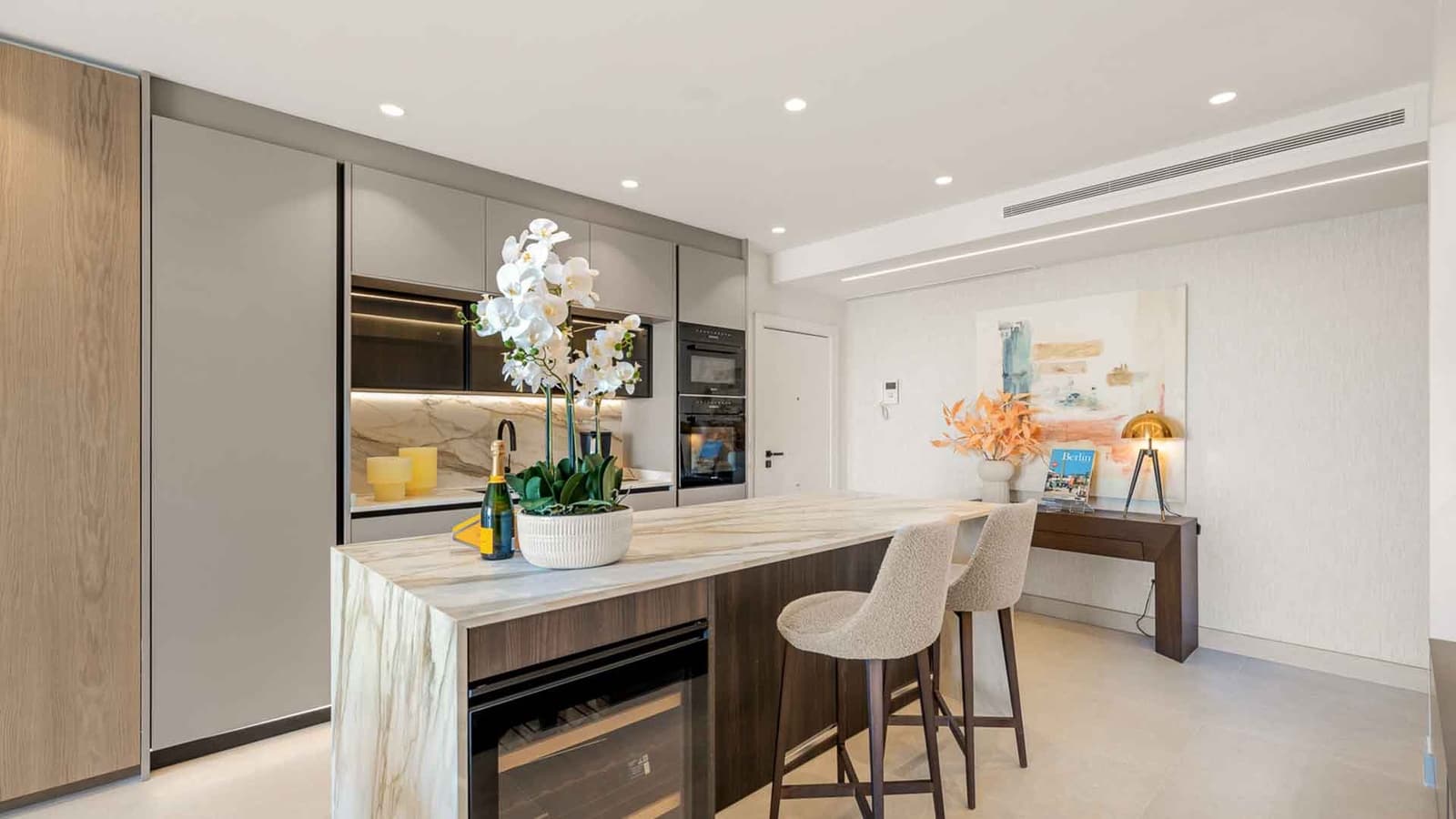 3 sypialnia Apartament na sprzedaż w Estepona z basenem - 1 995 000 € (Ref: 9226813)