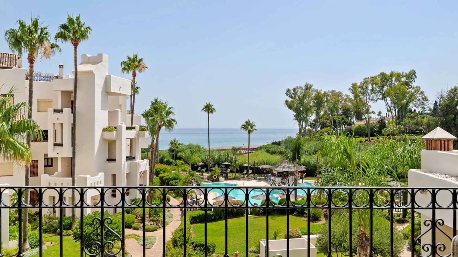 3 sypialnia Apartament na sprzedaż w Estepona z basenem - 1 995 000 € (Ref: 9226813)