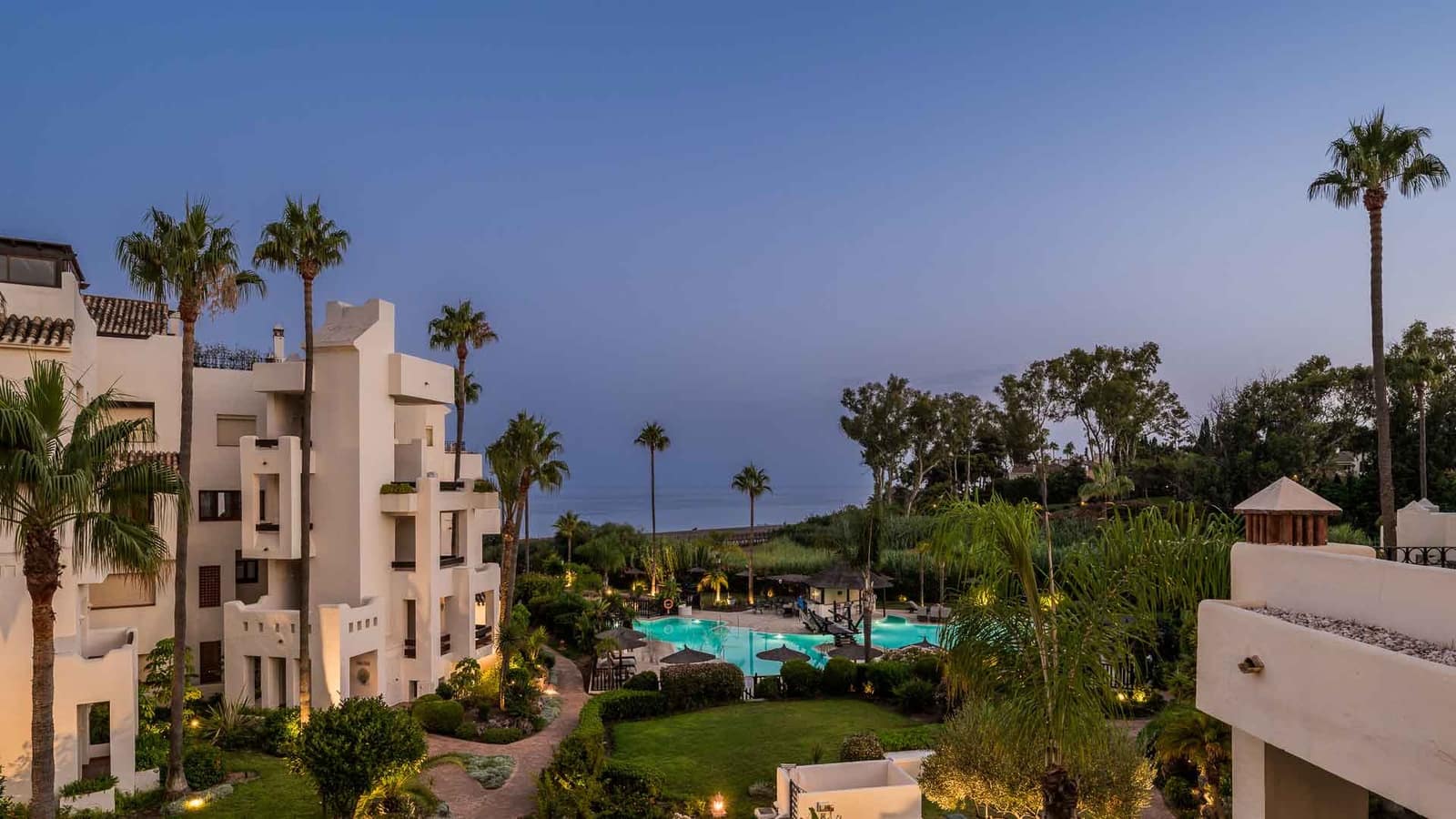 3 sypialnia Apartament na sprzedaż w Estepona z basenem - 1 995 000 € (Ref: 9226813)