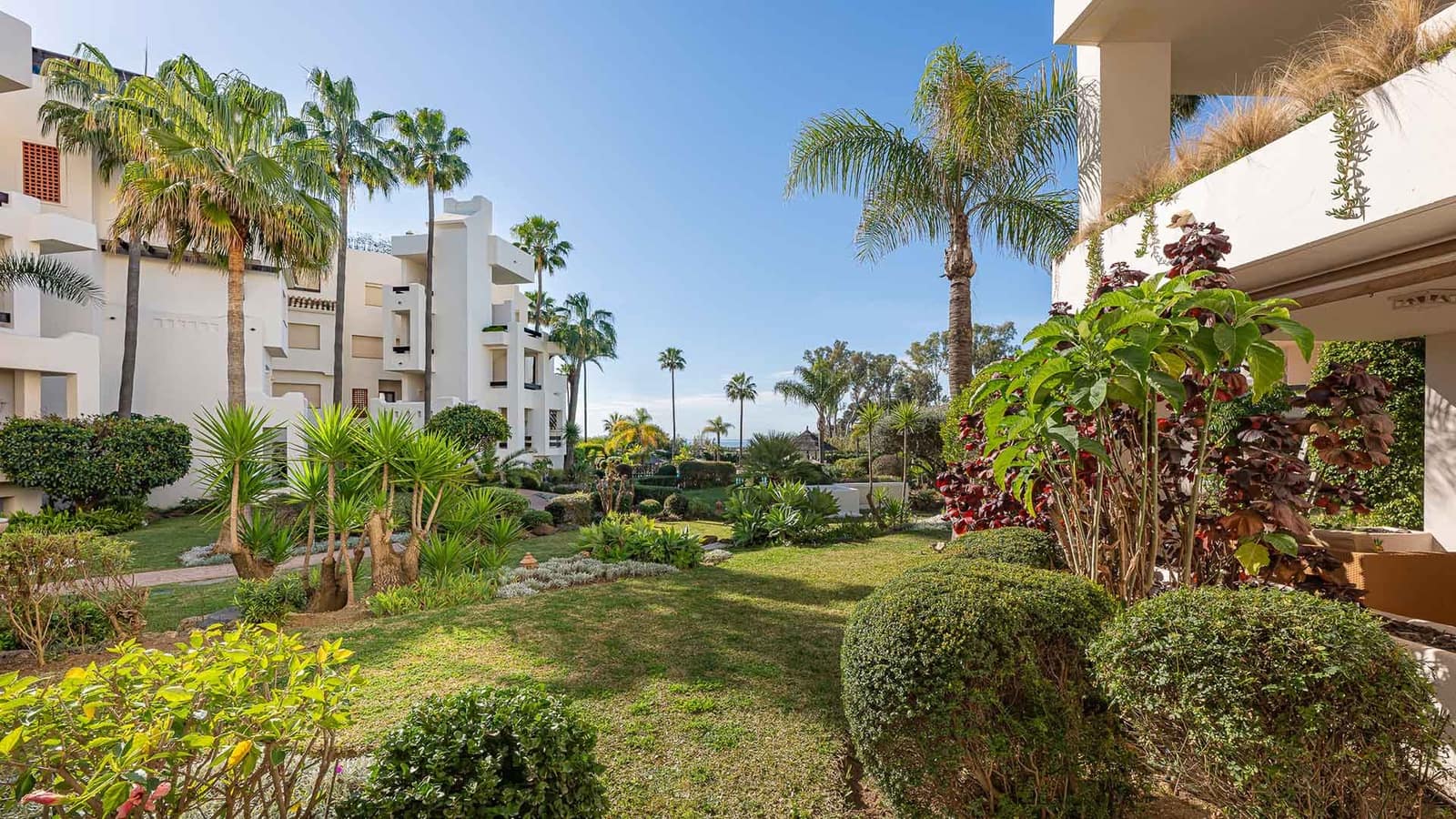 3 sypialnia Apartament na sprzedaż w Estepona z basenem - 1 995 000 € (Ref: 9226813)