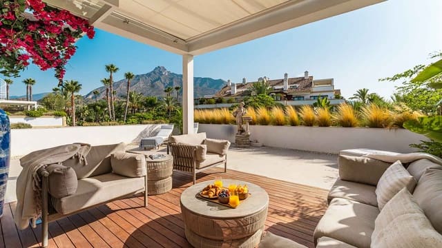 3 chambre Penthouse à vendre à Lomas De Marbella, Marbella avec piscine - 2 250 000 € (Ref: 9230495)