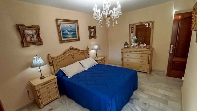 2 soverom Leilighet til salgs i Playa Bajadilla - Puertos, Marbella med svømmebasseng - € 650 000 (Ref: 9247061)