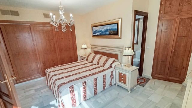 2 soverom Leilighet til salgs i Playa Bajadilla - Puertos, Marbella med svømmebasseng - € 650 000 (Ref: 9247061)