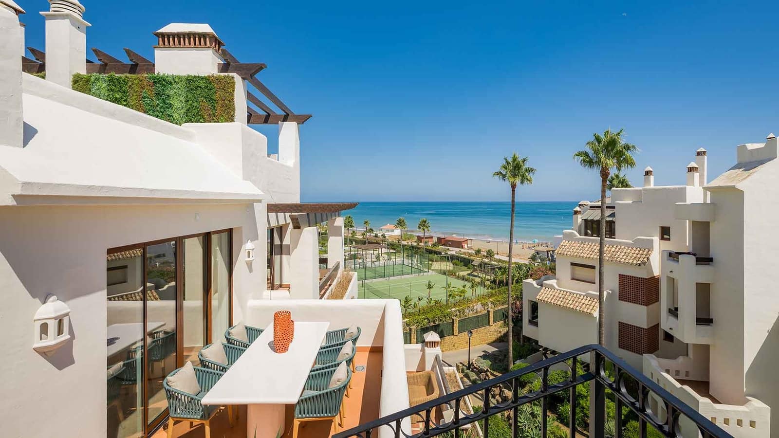 3 sovrum Takvåning till salu i Estepona med pool - 2 695 000 € (Ref: 9252138)