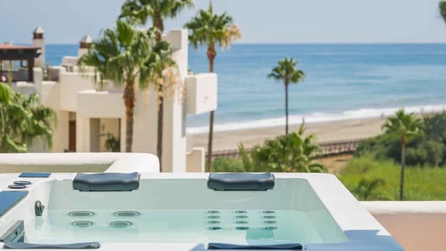 3 chambre Penthouse à vendre à Centro, Estepona avec piscine - 2 695 000 € (Ref: 9252138)