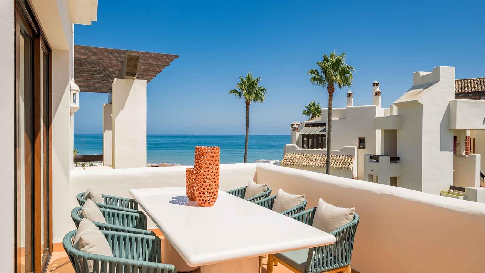 3 sovrum Takvåning till salu i Estepona med pool - 2 695 000 € (Ref: 9252138)