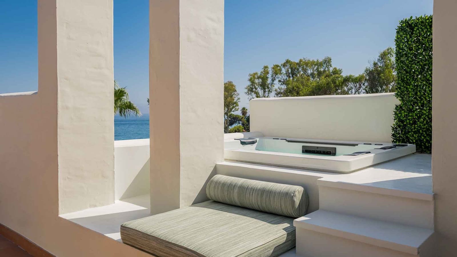 3 chambre Penthouse à vendre à Estepona avec piscine - 2 995 000 € (Ref: 9269543)