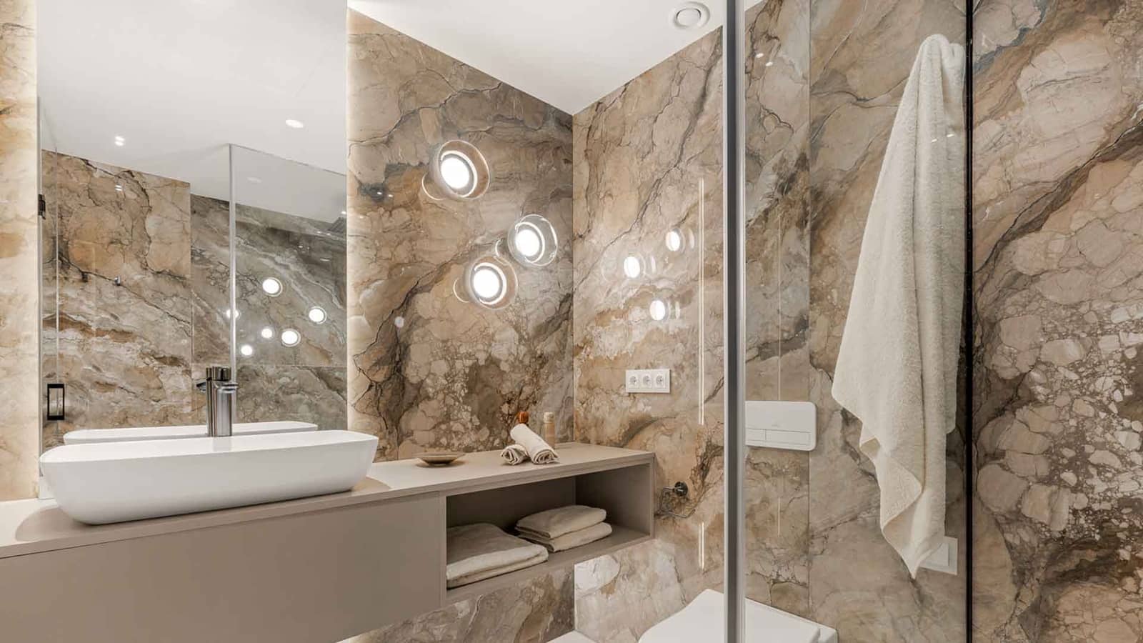 3 chambre Penthouse à vendre à Estepona avec piscine - 2 995 000 € (Ref: 9269543)