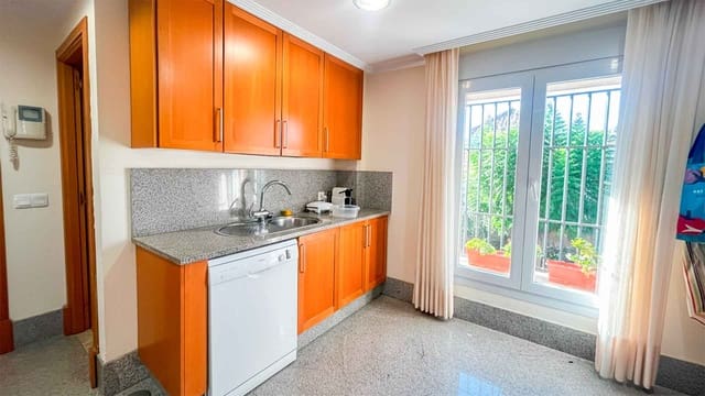 3 chambre Villa/Maison Semi-Mitoyenne à vendre à Santa Clara, Marbella avec piscine - 1 395 000 € (Ref: 9276244)