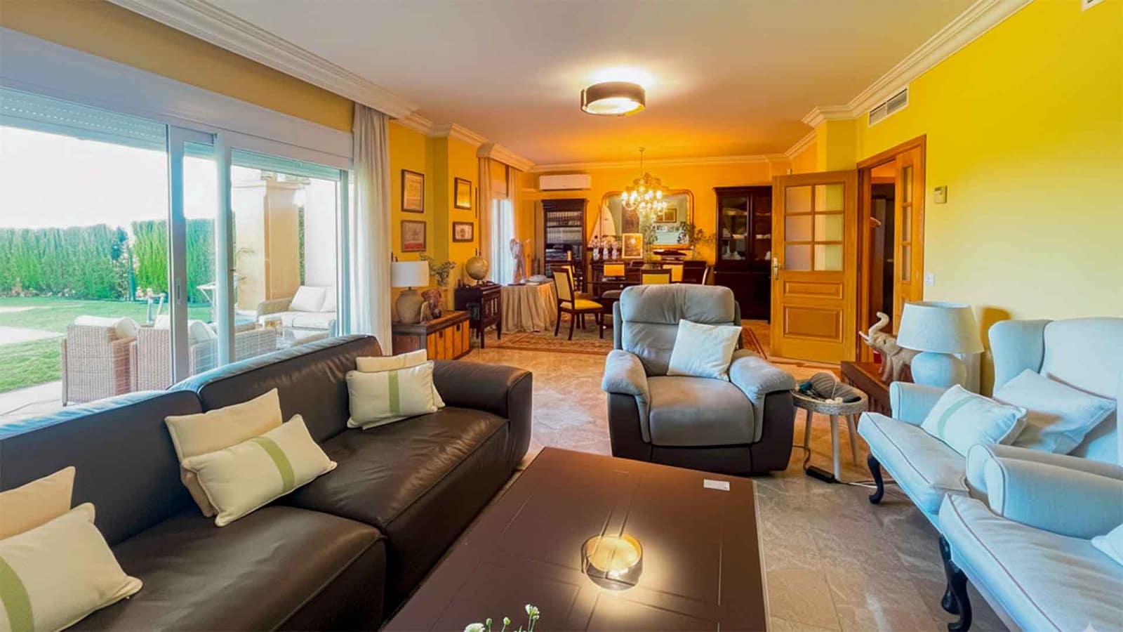 3 soveværelse Semi-Rækkehus til salg i Marbella med swimmingpool - € 1.395.000 (Ref: 9276244)