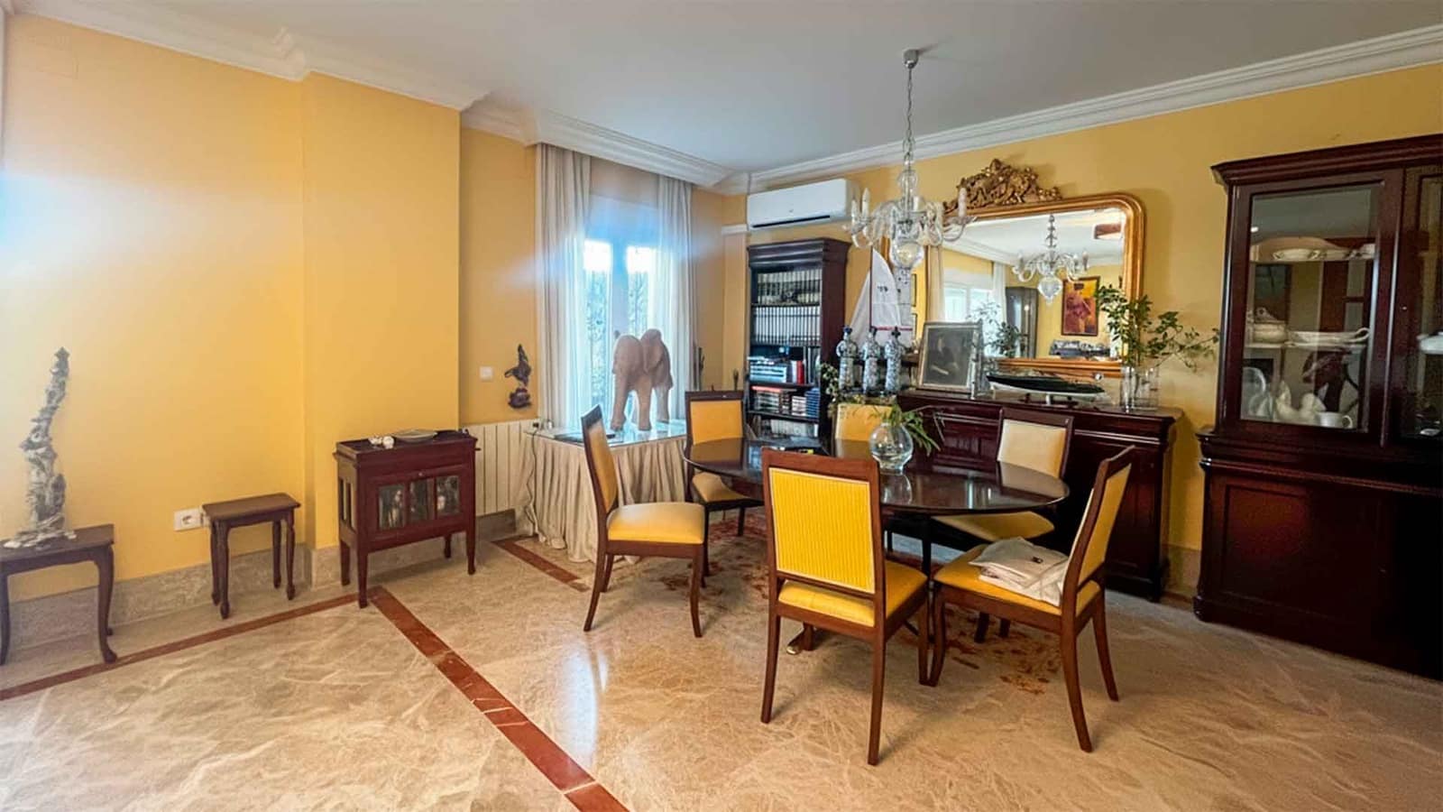 3 soveværelse Semi-Rækkehus til salg i Marbella med swimmingpool - € 1.395.000 (Ref: 9276244)