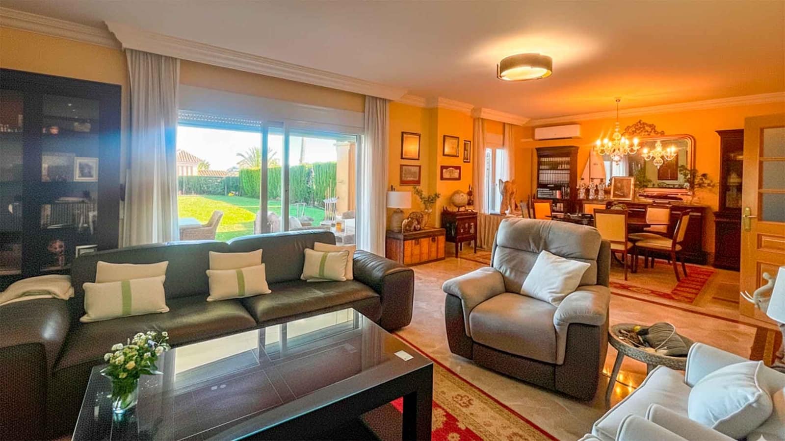 3 soveværelse Semi-Rækkehus til salg i Marbella med swimmingpool - € 1.395.000 (Ref: 9276244)