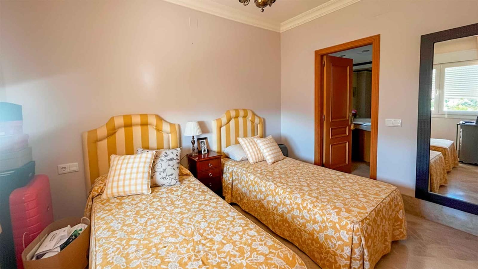 3 soveværelse Semi-Rækkehus til salg i Marbella med swimmingpool - € 1.395.000 (Ref: 9276244)