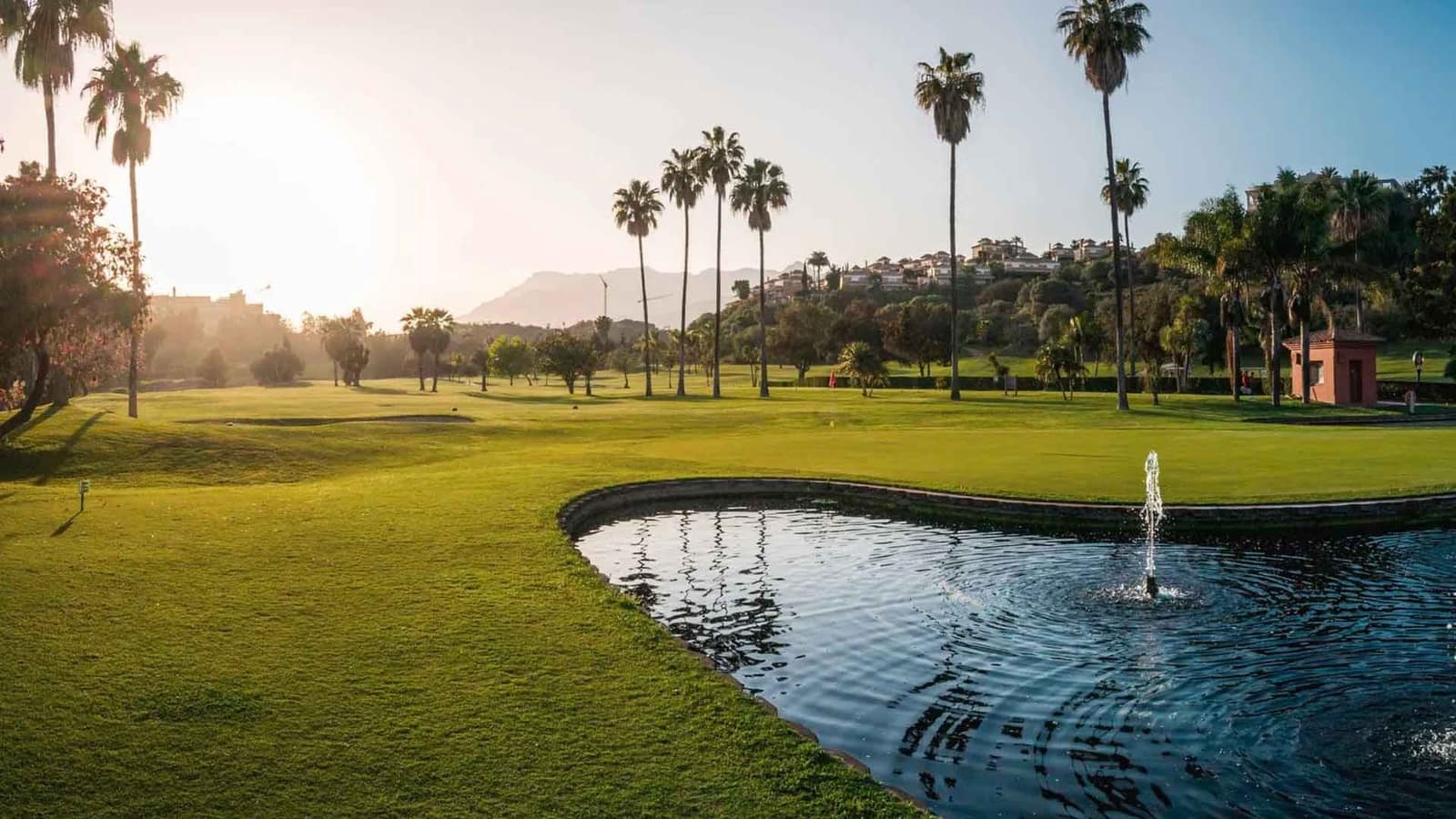 3 soveværelse Semi-Rækkehus til salg i Marbella med swimmingpool - € 1.395.000 (Ref: 9276244)