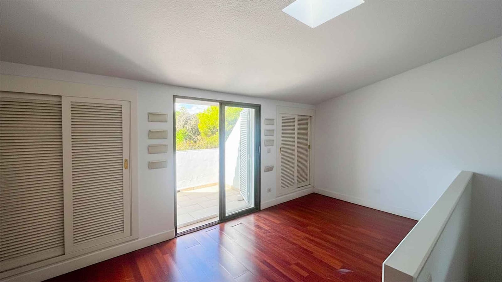 3 makuuhuone Omakotitalo myytävänä paikassa Golden Mile mukana uima-altaan - 950 000 € (Ref: 9282081)