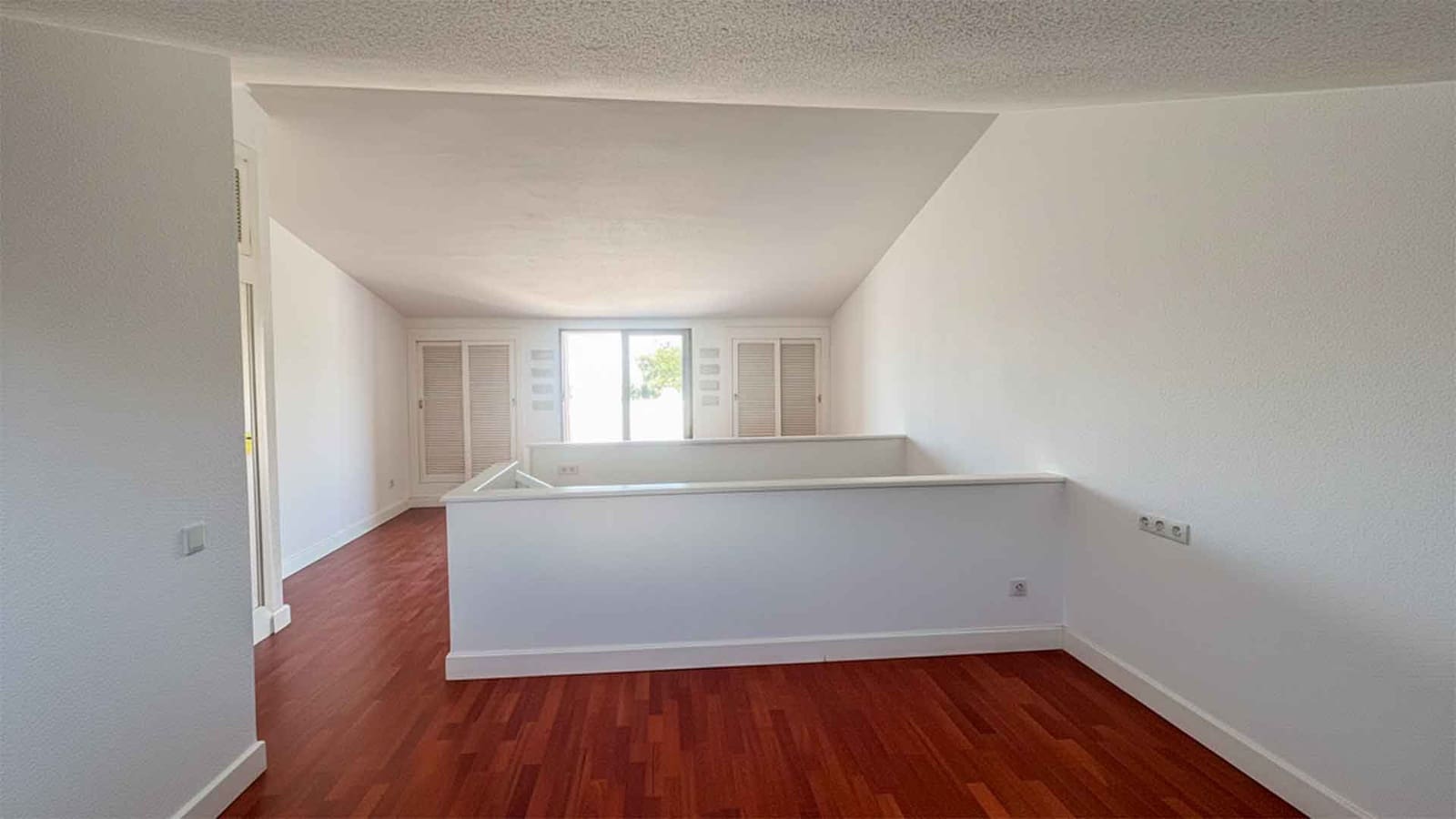 3 makuuhuone Omakotitalo myytävänä paikassa Golden Mile mukana uima-altaan - 950 000 € (Ref: 9282081)