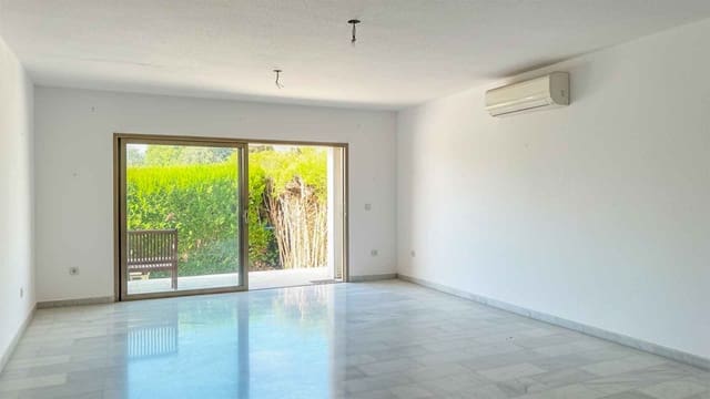 3 soverom Hus til salgs i Lomas De Marbella, Marbella med svømmebasseng - € 950 000 (Ref: 9282081)