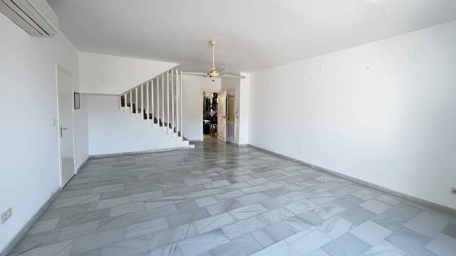 3 soverom Hus til salgs i Lomas De Marbella, Marbella med svømmebasseng - € 950 000 (Ref: 9282081)