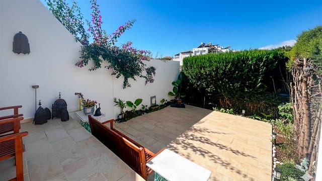 3 soverom Hus til salgs i Lomas De Marbella, Marbella med svømmebasseng - € 950 000 (Ref: 9282081)