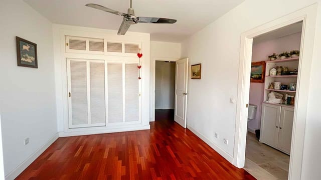 3 soverom Hus til salgs i Lomas De Marbella, Marbella med svømmebasseng - € 950 000 (Ref: 9282081)