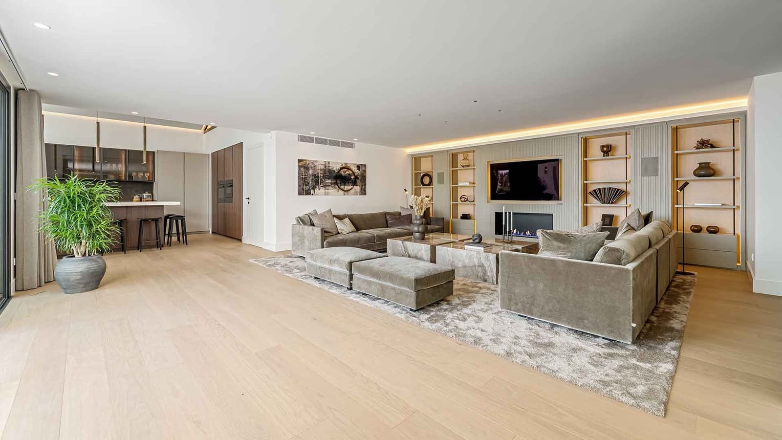 5 bedroom Villa for sale in Golden Mile with pool - € 7,800,000 (Ref: 9312716)