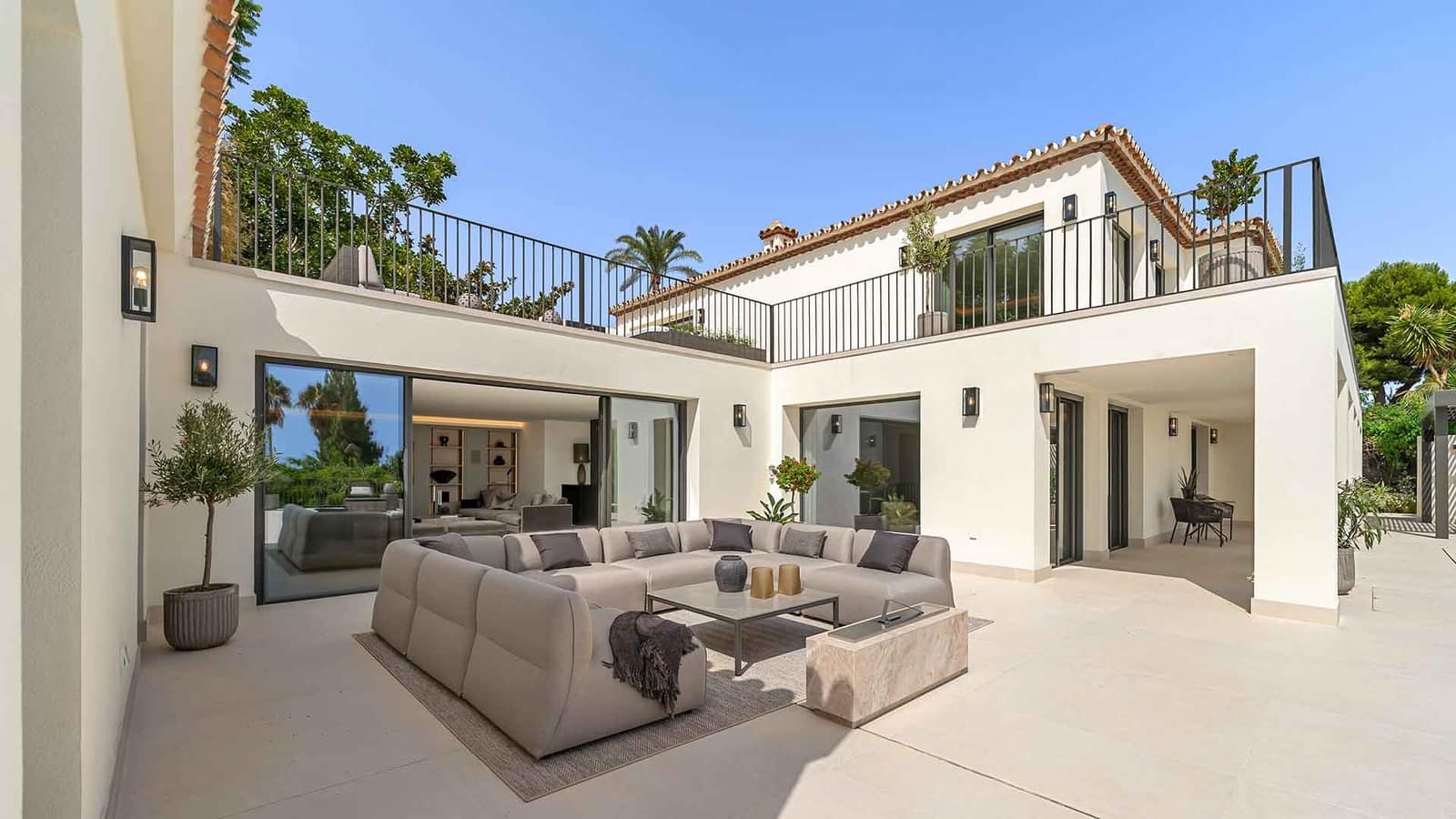 5 bedroom Villa for sale in Golden Mile with pool - € 7,800,000 (Ref: 9312716)