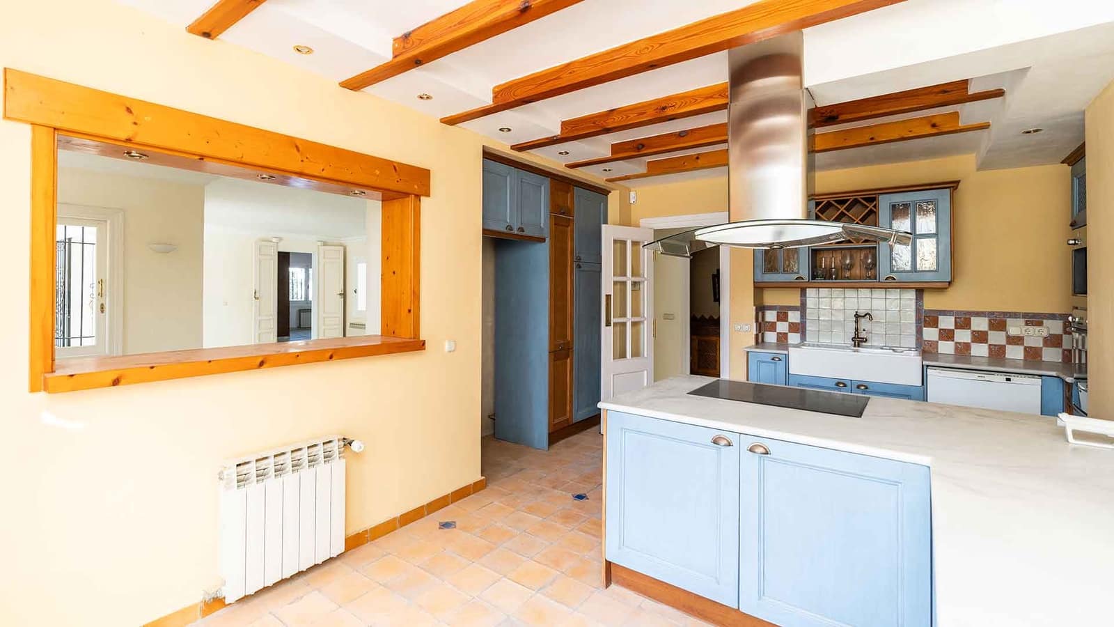 5 makuuhuone Huvila myytävänä paikassa Estepona mukana uima-altaan - 1 750 000 € (Ref: 9312718)