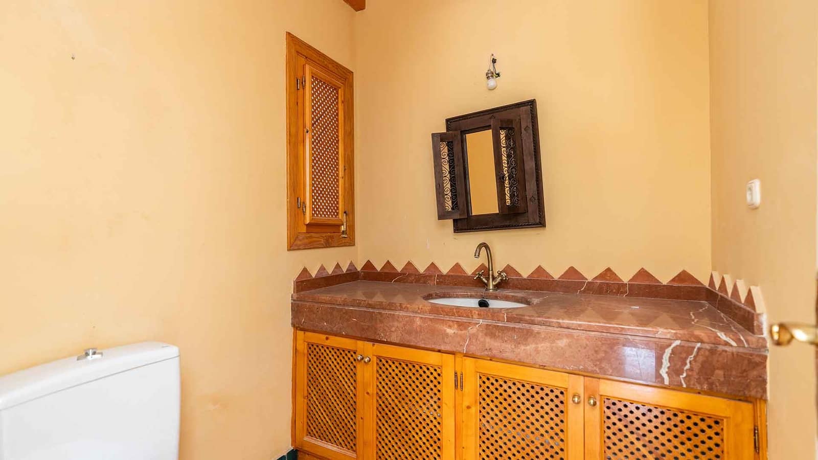 5 makuuhuone Huvila myytävänä paikassa Estepona mukana uima-altaan - 1 750 000 € (Ref: 9312718)