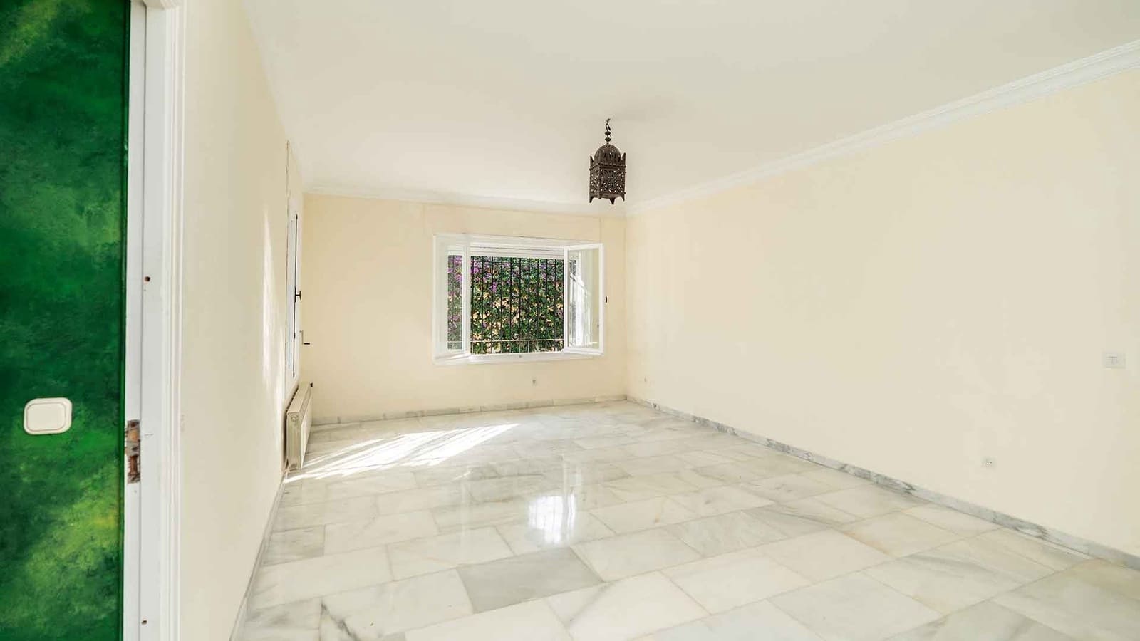 5 makuuhuone Huvila myytävänä paikassa Estepona mukana uima-altaan - 1 750 000 € (Ref: 9312718)