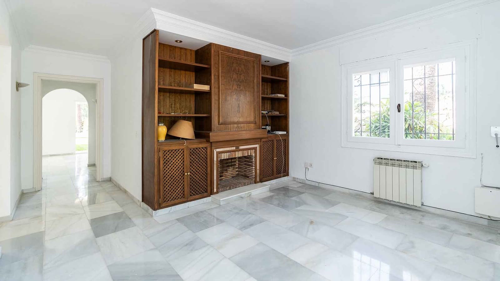 5 makuuhuone Huvila myytävänä paikassa Estepona mukana uima-altaan - 1 750 000 € (Ref: 9312718)