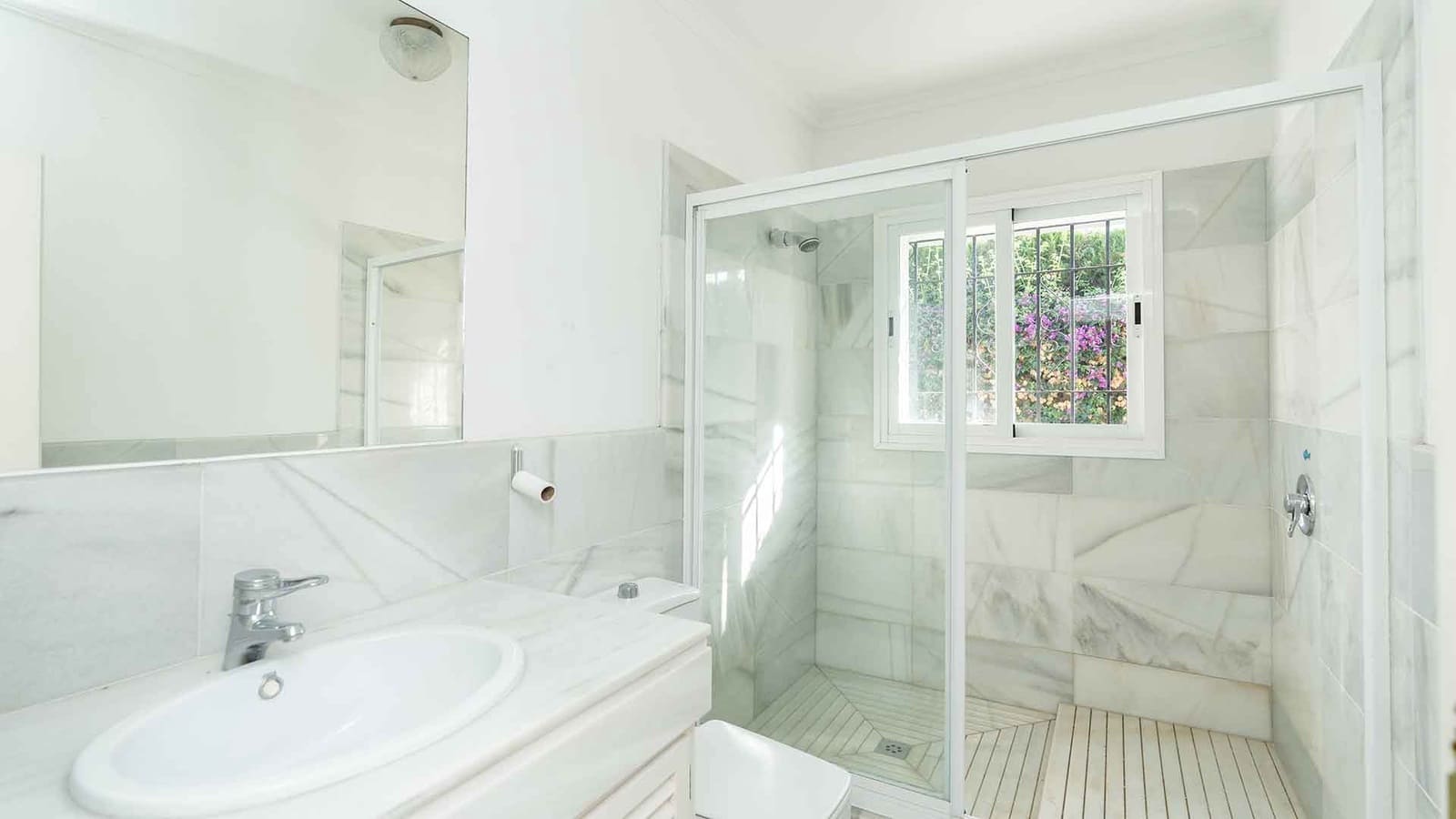 5 makuuhuone Huvila myytävänä paikassa Estepona mukana uima-altaan - 1 750 000 € (Ref: 9312718)