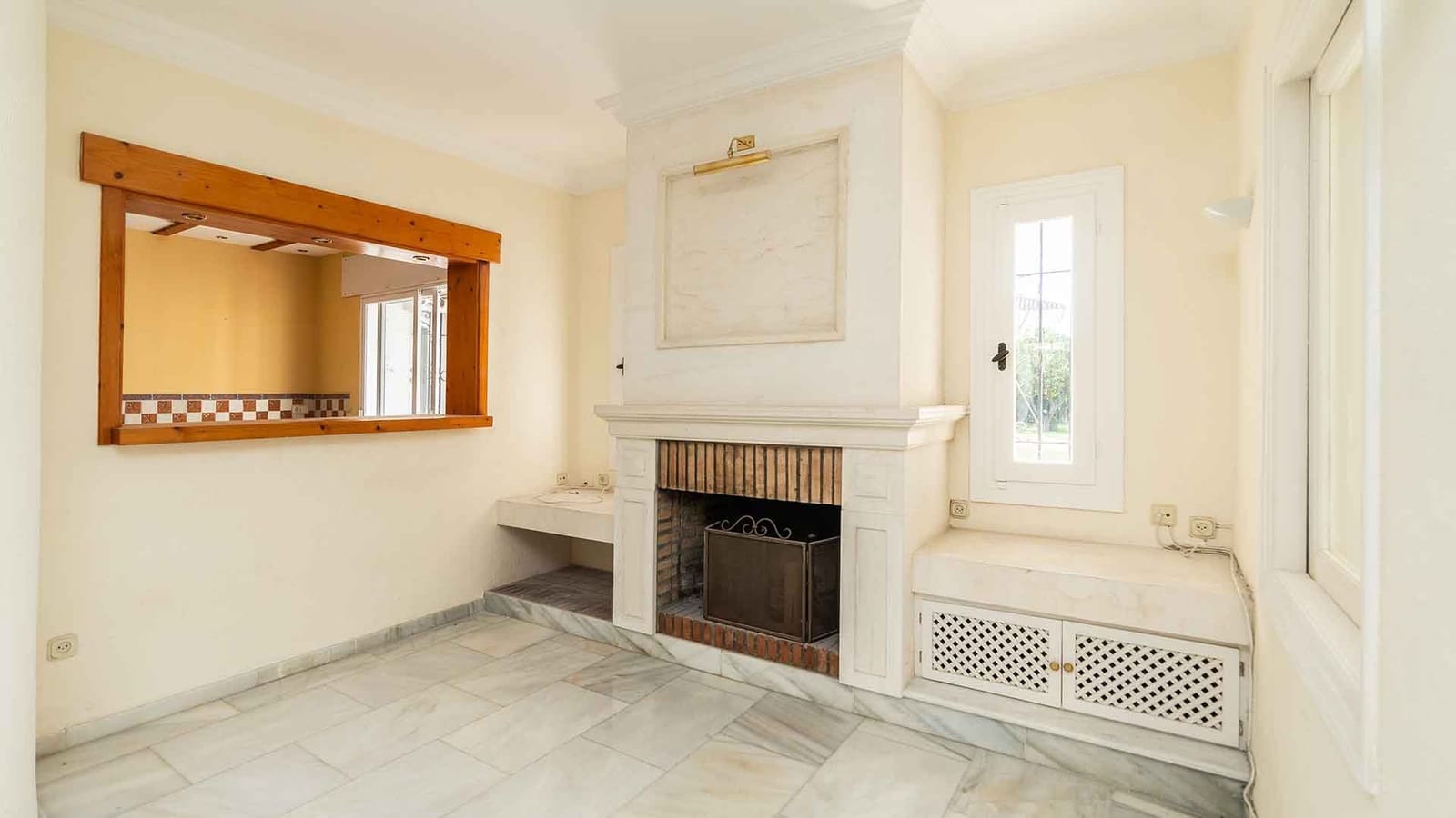 5 makuuhuone Huvila myytävänä paikassa Estepona mukana uima-altaan - 1 750 000 € (Ref: 9312718)