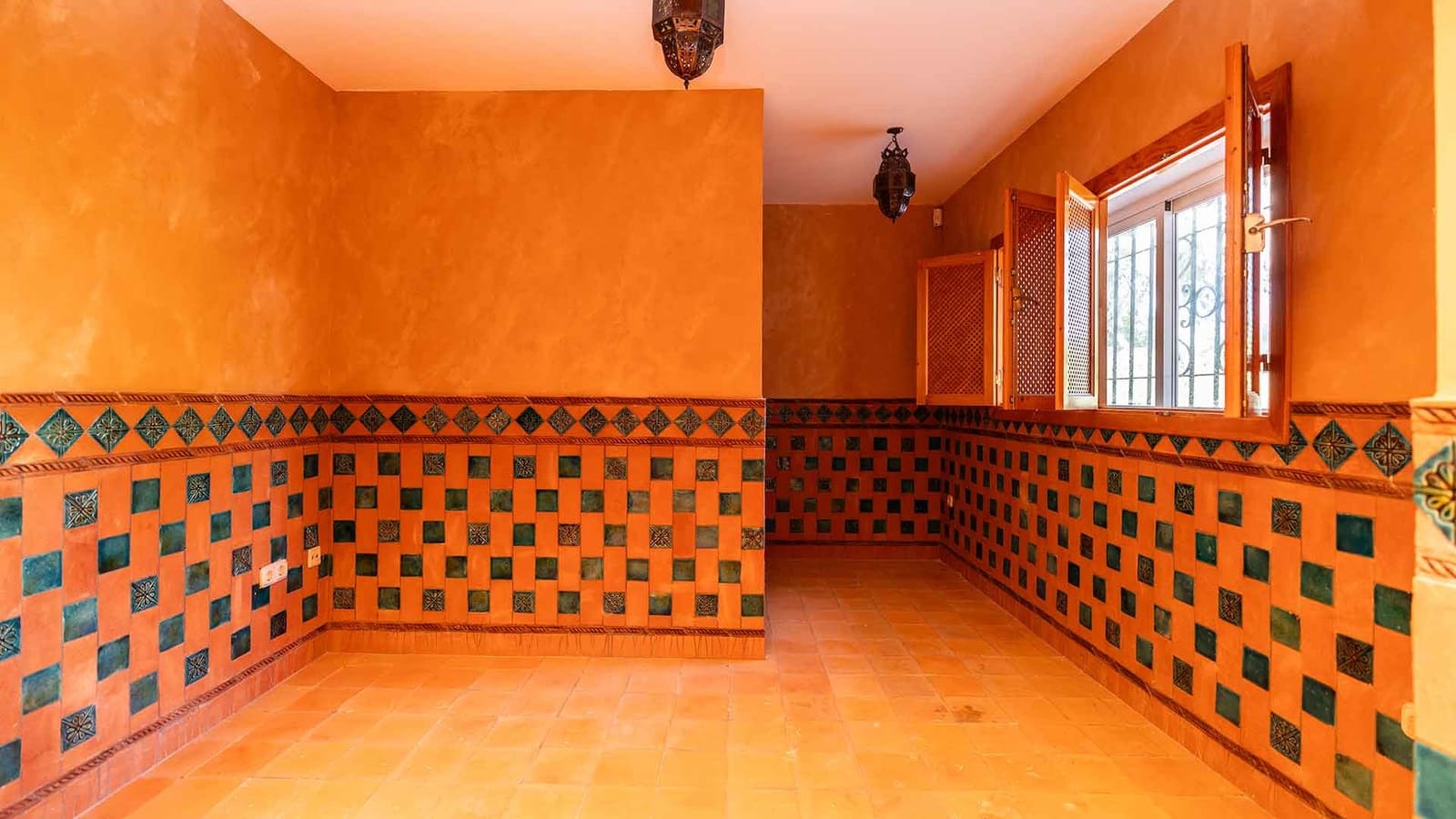 5 makuuhuone Huvila myytävänä paikassa Estepona mukana uima-altaan - 1 750 000 € (Ref: 9312718)