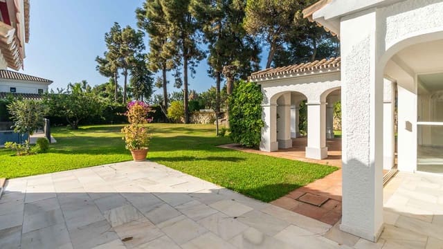 5 chambre Villa/Maison à vendre à Centro, Estepona avec piscine - 1 750 000 € (Ref: 9312718)