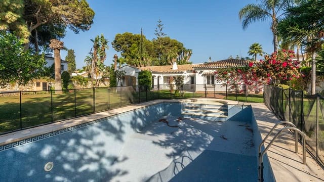 5 chambre Villa/Maison à vendre à Centro, Estepona avec piscine - 1 750 000 € (Ref: 9312718)